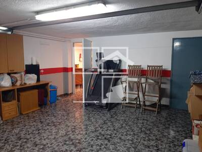 Local en Manlleu, Tona Barcelona