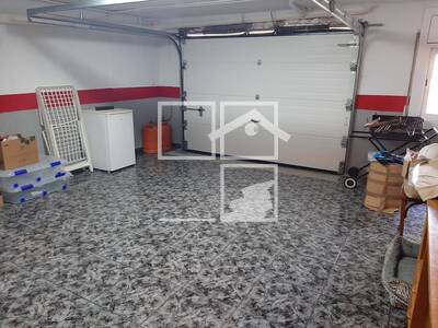 Local en Manlleu, Tona Barcelona