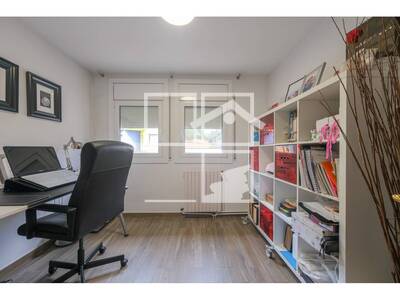 Local en Manlleu, Tona Barcelona