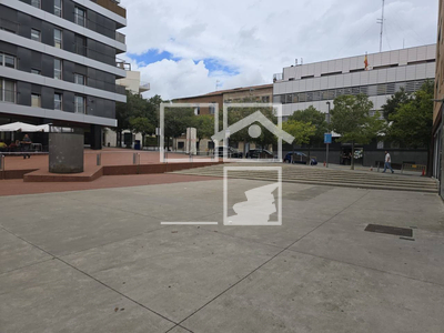 Local en Plaza Comte Guifré    local, Terrassa Barcelona