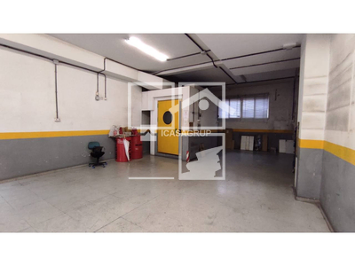 Local en Avenida Estatut Número 20  , Rubí Barcelona