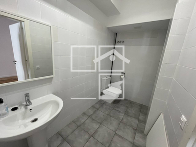 Inmueble en Calle Font Vella    bajos, Barcelona