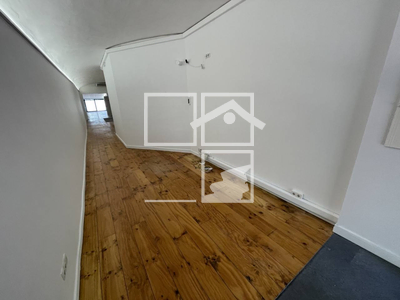 Inmueble en Calle Font Vella    bajos, Barcelona