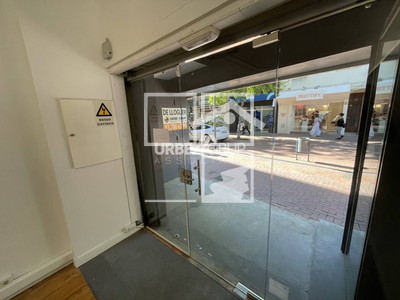 Local en Calle Font Vella    bajos, Terrassa Barcelona