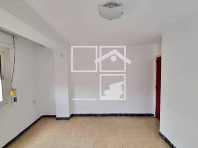 Local en Juan RamÃ³n JimÃ©nez, Rubí Barcelona