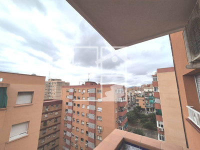 Local en Grupo Virgen de la Salud    8º, Badalona Barcelona