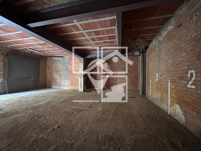 Local en Calle Olot    , Terrassa Barcelona