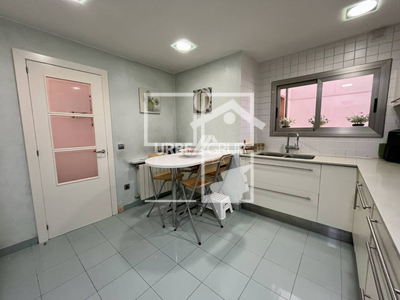 Local en Avenida Montserrat    2, Sant Esteve Sesrovires Barcelona