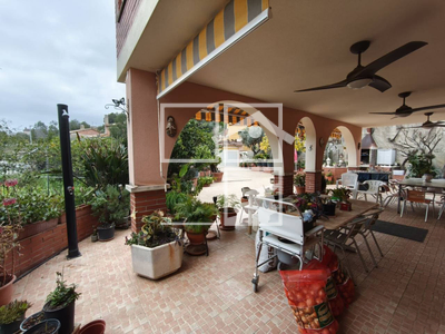 Local en Castellet y Gornal Barcelona