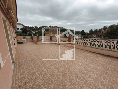 Local en Castellet y Gornal Barcelona