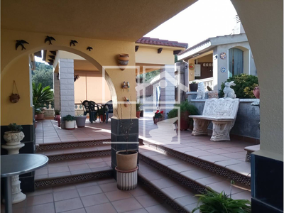 Local en Castellet y Gornal Barcelona