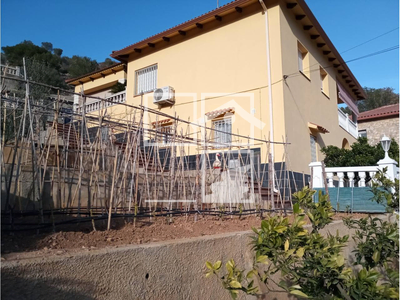 Local en Castellet y Gornal Barcelona