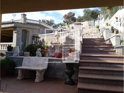 Local en Castellet y Gornal Barcelona