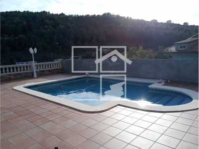 Local en Castellet y Gornal Barcelona