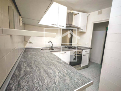 Inmueble en Calle Floridablanca    ENTRESUELO, Barcelona