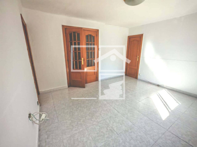 Inmueble en Calle Floridablanca    ENTRESUELO, Barcelona